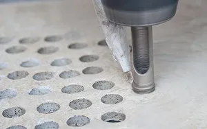 Metode de găurire în granit, sfaturi privind alegerea unui burghiu de diamant (de foraj) Metode de găuri de foraj din granit, sfaturi pentru alegerea burghiu de diamant