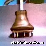 Cu mâinile sale, electrician auto