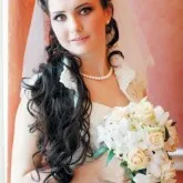 Coafuri pentru fire aeriene de păr de pe partea, cu un voal sau un bang