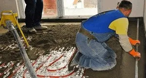 Grosimea șapei pentru apa de încălzire prin pardoseală - minim și maxim (apă) Grosimea șapei pentru apa de încălzire prin pardoseală - minim și maxim