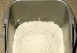 Aluatul pentru găluște din pâine este rețete filtru de ușor și simplu (ravioli) Aluatul pentru găluște din pâine este rețete filtru de ușor și simplu