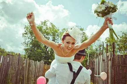 Trei scenarii de răscumpărare mireasa la nunta într-o casă particulară, trei bile (script) Trei scenarii de răscumpărare mireasa la nunta într-o casă privată, trei mingi