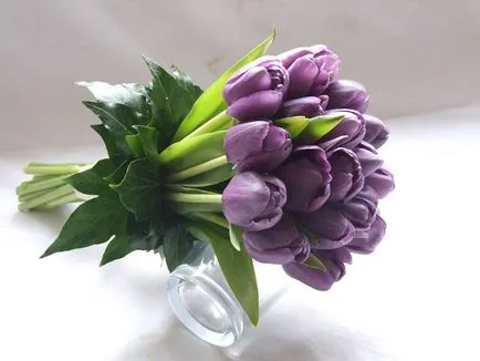 Lalele intr-un buchet de mireasa