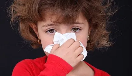 Copilul nu merge la rece, ce să facă în cazul în care un copil are un nas care curge pentru o lungă perioadă de timp nu merge (do) Copilul nu merge la rece, ce să facă în cazul în care un copil are un nas care curge pentru o lungă perioadă de timp nu trece