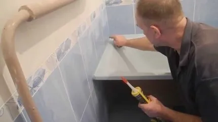 Instalarea cada de fier turnat cu mâinile sale ca un set de pe picioare, pe cărămizi (video) (set) Instalarea cada de fier turnat cu mâinile sale ca un set de pe picioare, pe cărămizi (video)