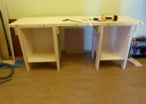 banc de lucru cu mâinile lor, din lemn sau metal, nu contează - fiabilitatea principală (garaj bancului de lucru de casă pentru a face mâini metalice din lemn) banc de lucru cu mâinile lor, din lemn sau metal, nu contează - fiabilitatea principală