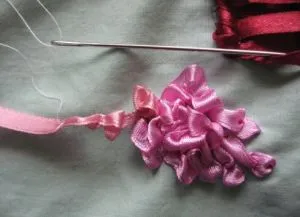 Benzi de brodat „liliac“ master-class