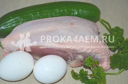 salata delicioasa cu piept de pui si castraveti