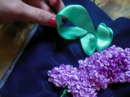 Broderie benzi liliac - o clasă de master cu pas cu pas fotografii pentru incepatori