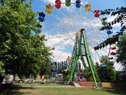 Dintr-o vacanță ieftină pe Marea Azov cu copii în 2017 stațiuni, pensiuni și plaje (mare) Dintr-o vacanță ieftină pe Marea Azov cu copii în 2017 stațiuni, pensiuni și plaje