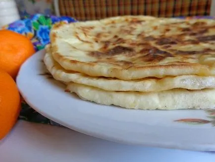 Khachapuri cu brânză - 10 rețete simple și delicioase
