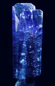 Tanzanite piatră misterioasă, proprietățile și caracteristicile sale