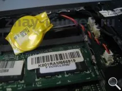 Înlocuirea bateriei de pe placa de baza (baterii de schimb de pe placa de baza) Înlocuirea bateriei de pe placa de baza