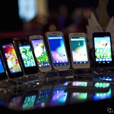 De ce am nevoie de un smartphone (tastele săgeată în text) De ce am nevoie de un smartphone