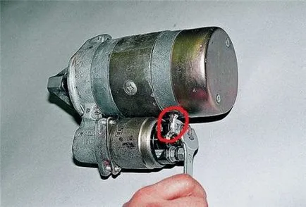 Înlocuirea releului de pornire Retractor 2114 - shatll (retractor) Înlocuirea releului de pornire Retractor 2114 - shatll
