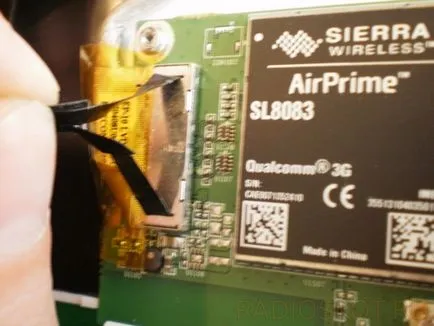 Înlocuirea unui slot USB spart în placa (vechiul clește conector) Înlocuirea unui slot USB rupt în placa