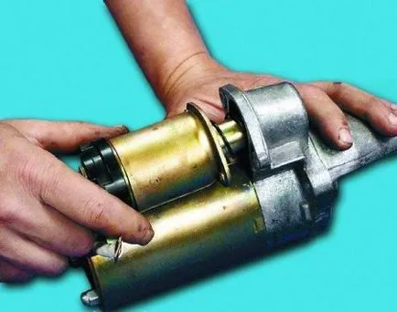 Înlocuirea releului de pornire retractor 2114 - shatll (2114) Înlocuirea releului de pornire Retractor 2114 - shatll
