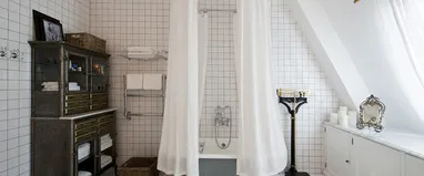 Trăim într-o reparație ca reparație pentru a supraviețui, fără a părăsi apartamentul (pentru a supraviețui) Trăim într-o reparație ca reparație pentru a supraviețui, fără a părăsi apartamentul