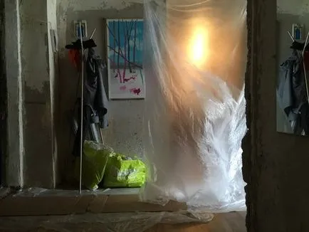 Trăim într-o reparație ca reparație pentru a supraviețui, fără a părăsi apartamentul (apartament) Trăim într-o reparație ca reparație pentru a supraviețui, fără a părăsi apartamentul