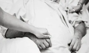 Visul exploatație Interpretare mâini cu un bărbat într-un tip de vis pentru a vedea ce