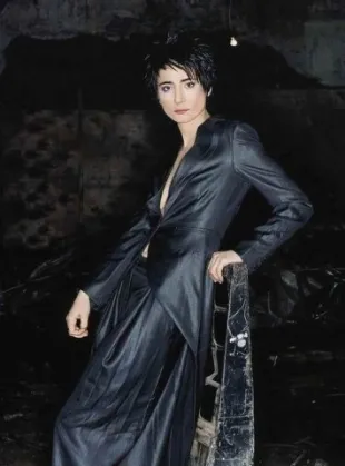 Uita-te la cele mai bune clipuri de concert formale și Zemfira on-line (Zemfira) Uita-te la cele mai bune clipuri formale și Zemfira concert on-line