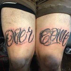 45 fotografii ale celor mai bune inscripții tatuaj pe jos