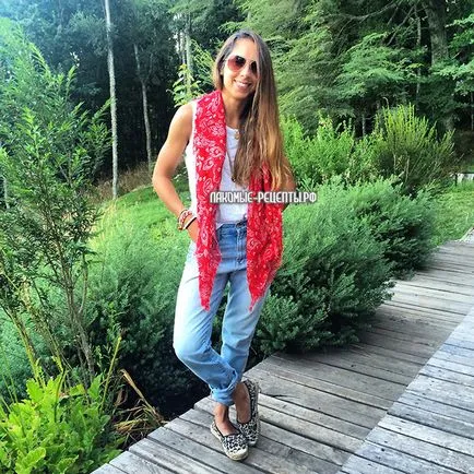 24 moduri de a ceea ce sa poarte tricoul alb (Jersey alb cum să se poarte cum să combine ceea ce sa poarte cum să poarte să poarte un tricou alb cu un pantof) 24 moduri de a ceea ce sa poarte tricoul alb