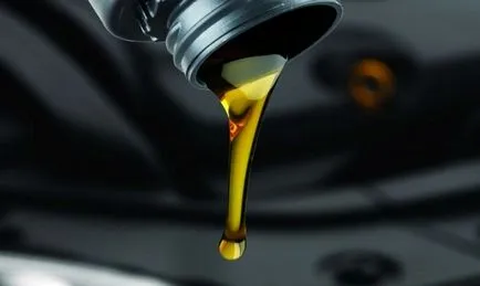Spălarea afară uleiului de motor motor dvs. cu haine (haine) Spălarea afară uleiului de motor motor cu haine