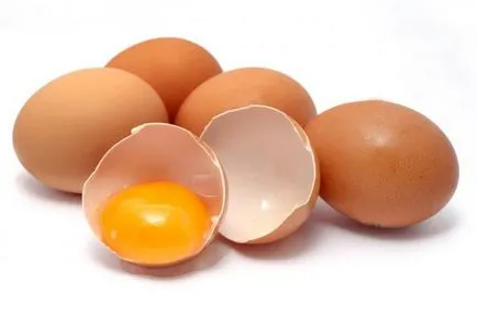 Plăcinta lubrifiate crusta bruna, înainte de coacere (turta lubrifiate brunare decât crusta plăcintă unsă pentru o gălbenușul plăcintă unsoare) Tarta unsa pentru crusta maronie înainte de coacere