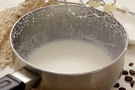 Chiftele de grăsime să fie strălucit la roz după coacere, sau proteina gălbenușul de ou, dacă este necesar (grăsime) Patty unsa ce a strălucit atât de roz, după coacere, proteine sau gălbenuș de ou, dacă este necesar