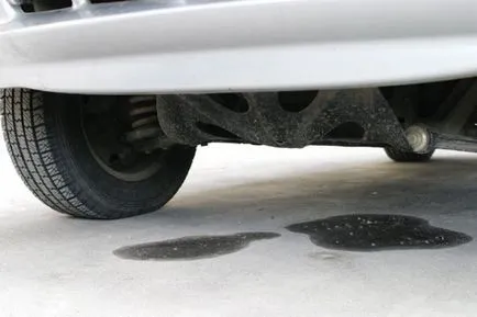 Ieșirea din petei de ulei de motor de la îmbrăcăminte (mijloace) Ieșirea de la fața locului a uleiului de motor cu haine