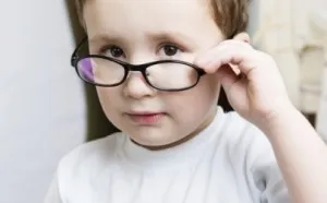 Ce se poate face în cazul în care diagnosticat cu „astigmatism“ la copii (copii) Ce se poate face în cazul în care diagnosticat cu „astigmatism“ la copii