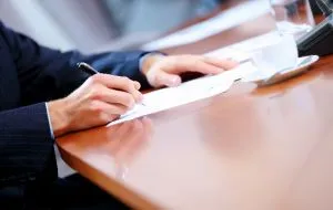 Certificatul de înregistrare de la locul de reședință în cazul în care acesta este de a lua proba, precum și numirea