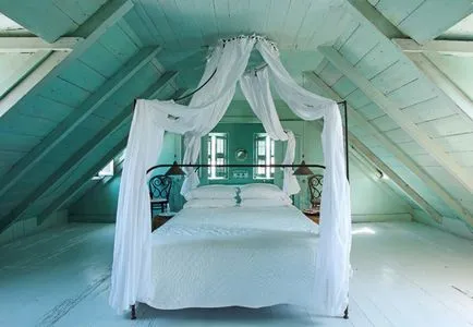 Dormitor în tapet mansardă, planificare, idei de design interior și decorațiuni