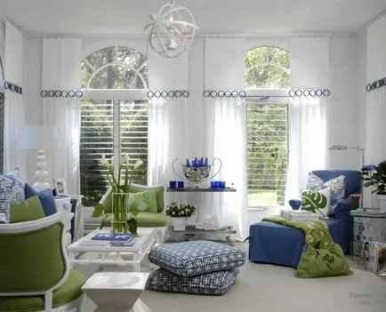 Designul modern de ferestre în camera de zi, o cameră cu două sau trei ferestre mari și mici (proiectare) Designul modern de ferestre în camera de zi, o cameră cu două sau trei ferestre mari și mici
