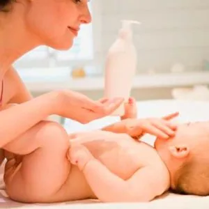 Înflorire sugari cauze de acnee la nou-nascuti, tratamentul erupției hormonale