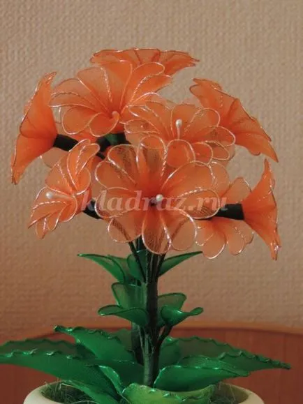 Flori de nailon și sârmă