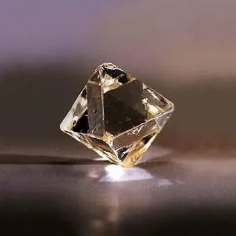 Pietre de diamant pe caracteristica fotografie, arata ca proprietăți (foto) Pietre de diamant pe caracteristica fotografie, așa cum se pare, caracteristici