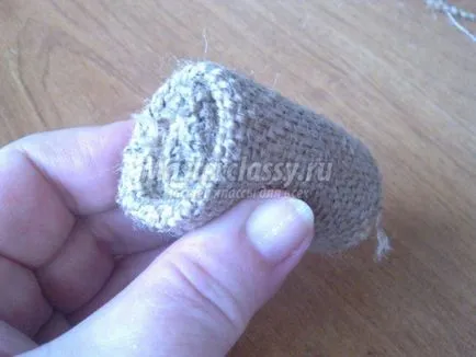 Casa cu mâinile lor din sac