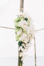 Florarii în detaliu „buchet-drop“