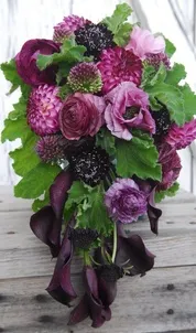 Florarii în detaliu „buchet-drop“