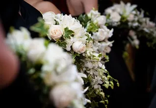 Florarii în detaliu „buchet-drop“