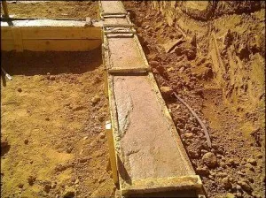 Garaj de carton ondulat cu ghid al mâinilor pentru auto-constructii