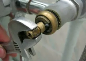 Instrucțiuni pentru repararea macaralei cu propriile sale mâini