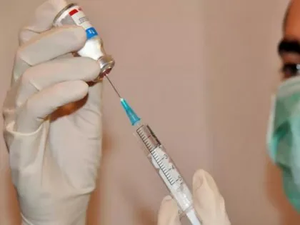 Pe masura ce copiii de pregătire fotografii și desfășurarea procedurii (injecții) Pe masura ce copiii procedurile de pregătire și de conduită fotografii