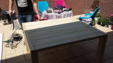 Tabel pentru a da pe mâini o fotografie, instrucțiuni video de