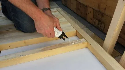 Tabel pentru a da pe mâini o fotografie, instrucțiuni video de