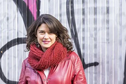 Cât de frumoasă și cravată în mod corespunzător o eșarfă caldă sau șal din cașmir culoare în timpul iernii, mijloace (batistă) Cât de frumos și cravată în mod corespunzător o eșarfă caldă sau șal făcut de moduri de iarnă de culoare cașmir