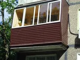 Ca un balcon la selecția materialului în afara mantale