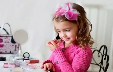 Ce machiaj pentru adolescenti si alege modul în care să se aplice în mod corespunzător (machiaj) Ce machiaj pentru adolescenti si alege cum să-l aplice în mod corect